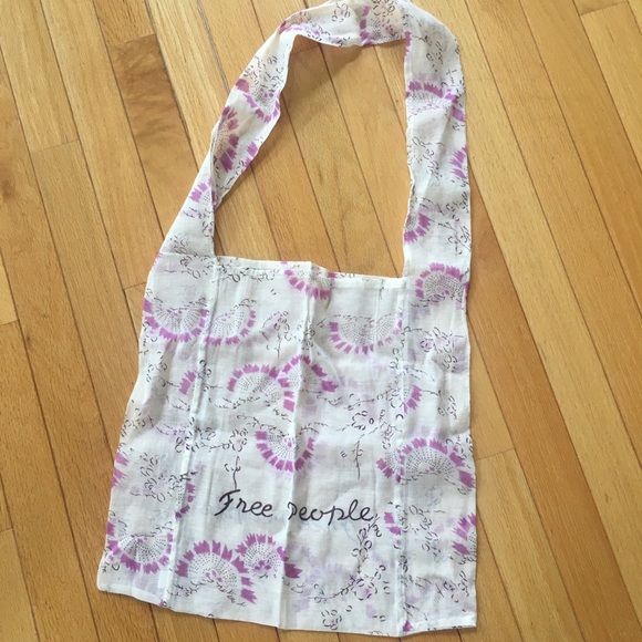 Bag FREE w/ any Free People purchase - Picture 2 of 4